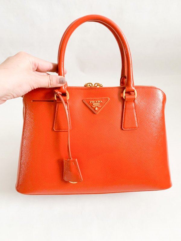 prada alma