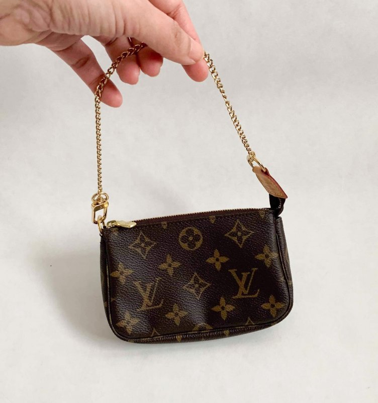Louis Vuitton Mini Pochette - Bags - Lyxen.se