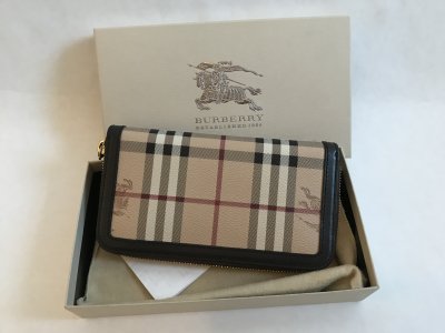 Burberry Zippy Wallet