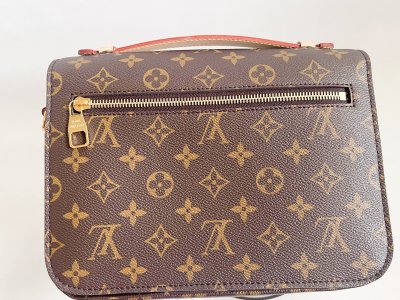 Louis Vuitton Pochette Metis Monogram Canvas