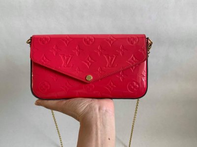 Louis Vuitton Pochette Felicie Vernice Leather