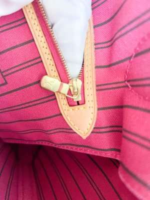 Louis Vuitton Neverfull MM