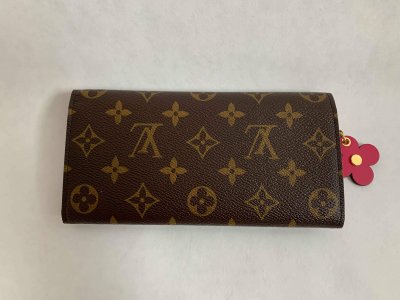 Louis Vuitton Emilie Flow Wallet