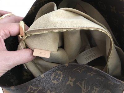 Louis Vuitton Artsy MM Monogram Canvas