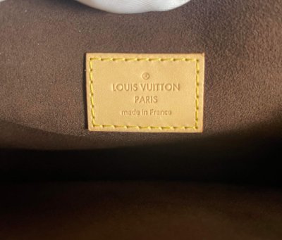 Louis Vuitton Pochette Metis Monogram Canvas