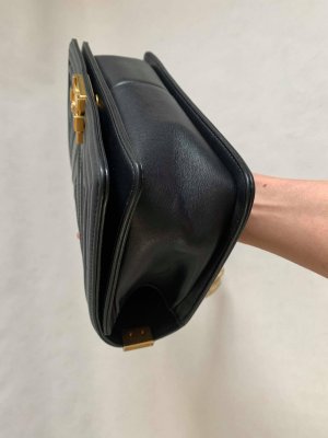 Chanel Boy Mediam 10 in Black Chevron Calf/Lamb Leather