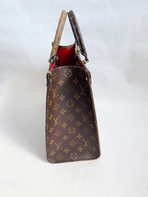 Louis Vuitton Onthego MM Reverse Monogram Canvas.