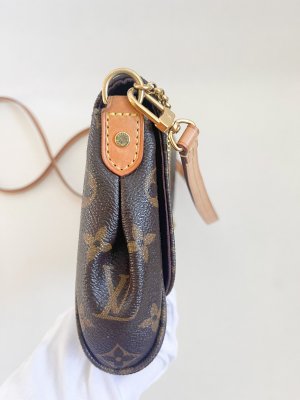 Louis Vuitton Favorite MM
