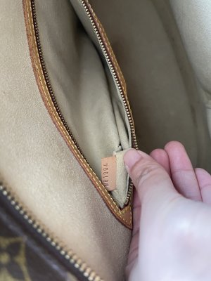 Louis Vuitton Babylone Tote Bag