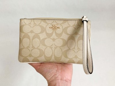 Coach Pouch Monogram