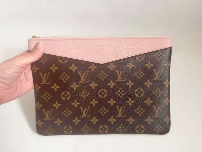 Louis Vuitton Daily Pouch