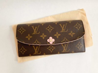 Louis Vuitton Emilie Flow Wallet