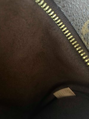 Louis Vuitton Pochette Metis Monogram Canvas