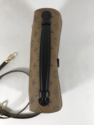 Louis Vuitton Pochette Metis Two-Tone