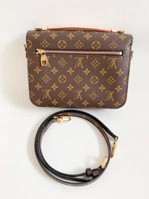 Louis Vuitton Pochette Metis Monogram Canvas
