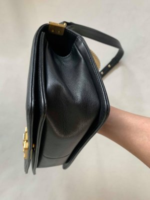 Chanel Boy Mediam 10 in Black Chevron Calf/Lamb Leather