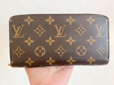 Louis Vuitton Zippy Wallet in Monogram Canvas