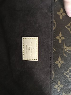 Louis Vuitton Pochette Metis Monogram