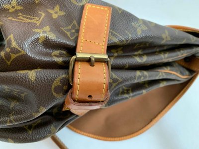 Louis Vuitton Samur 43
Monogram Canvas