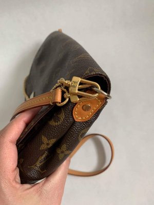 Louis Vuitton Favorite MM Monogram Canvas
