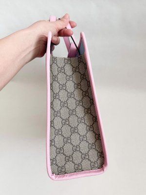 Gucci tote bag in GG Supreme Canvas with strap