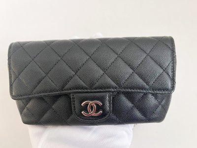 Chanel mini crossbody flap vag in black caviar SHW