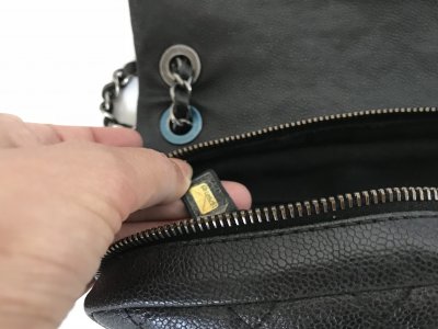 Chanel Easy Black Caviar