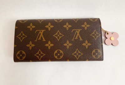 Louis Vuitton Emilie Flow Wallet