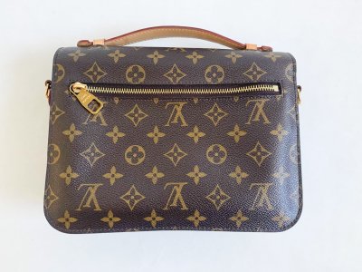 Louis Vuitton Pochette Metis Monogram Canvas