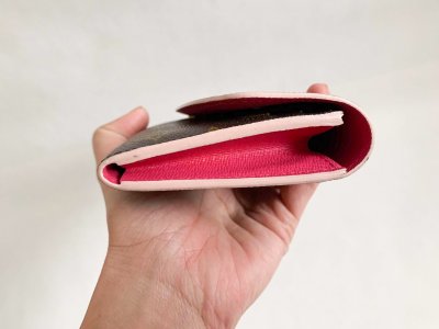 Louis Vuitton Emilie Flow Wallet