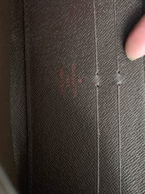 Louis Vuitton Zippy Wallet in Damier Canvas