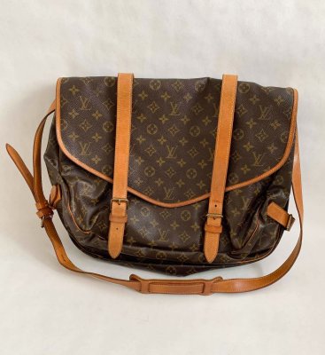 Louis Vuitton Samur 43
Monogram Canvas