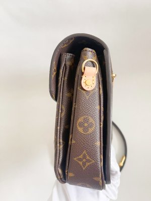 Louis Vuitton Pochette Metis Monogram Canvas