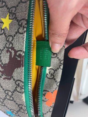 Gucci GG Supreme Belt Bag