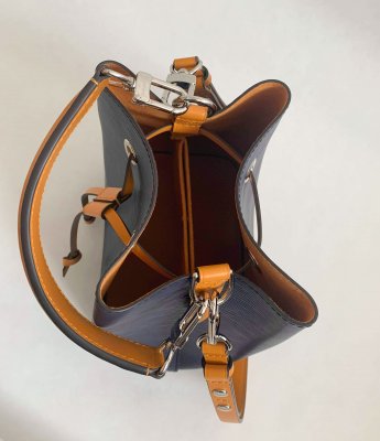 Louis Vuitton Neo Noe bb epi blue