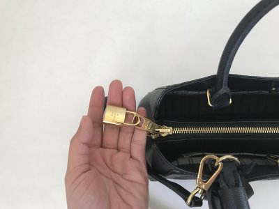Louis Vuitton Montagine bb Black Empriente