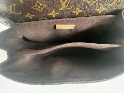 Louis Vuitton Pochette Metis Monogram Canvas
