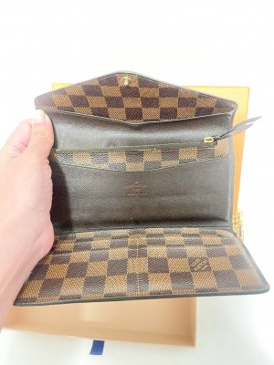 Louis Vuitton Sarah Wallet