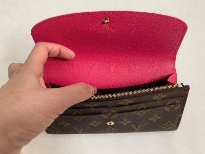 Louis Vuitton Emilie Flow Wallet