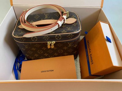 Louis Vuitton Nice BB with strap
