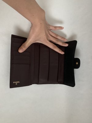 Chanel Classic Wallet in Black Caviar GHW